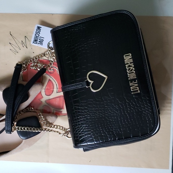 ♣️♣️♣️ LOVE MOSCHINO Embossed Shoulder Bag ♣️♣️♣️ - Picture 1 of 14
